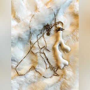 Stella & Dot bone style pendant necklace